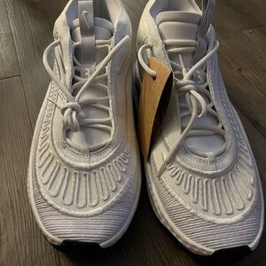 2023
Nike Cosmic Unity 3 'Summit White